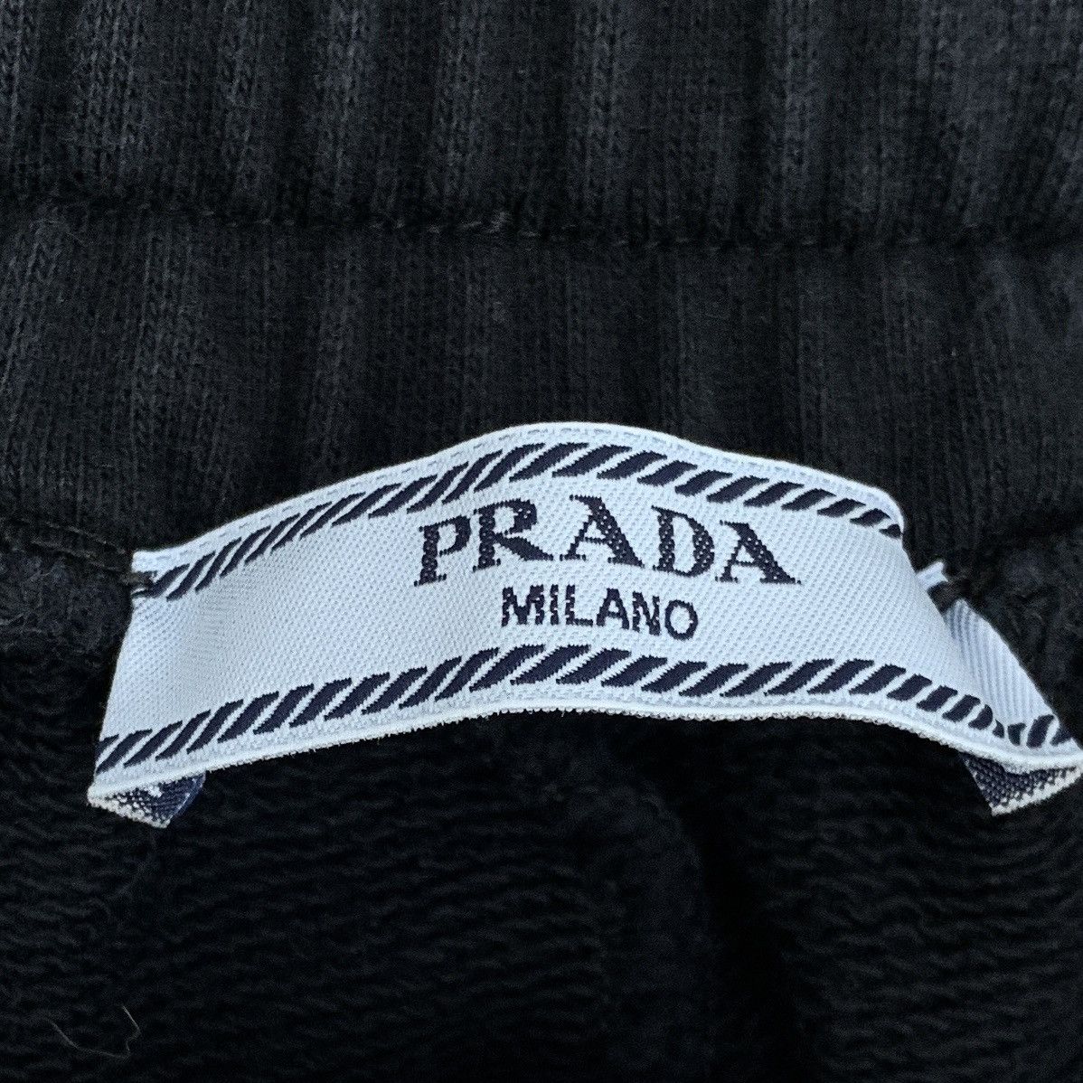 Prada Prada Black Triangle Logo Sequin Design Casual Shorts K26WX Size 28" / US 6 / IT 42 - 5 Thumbnail