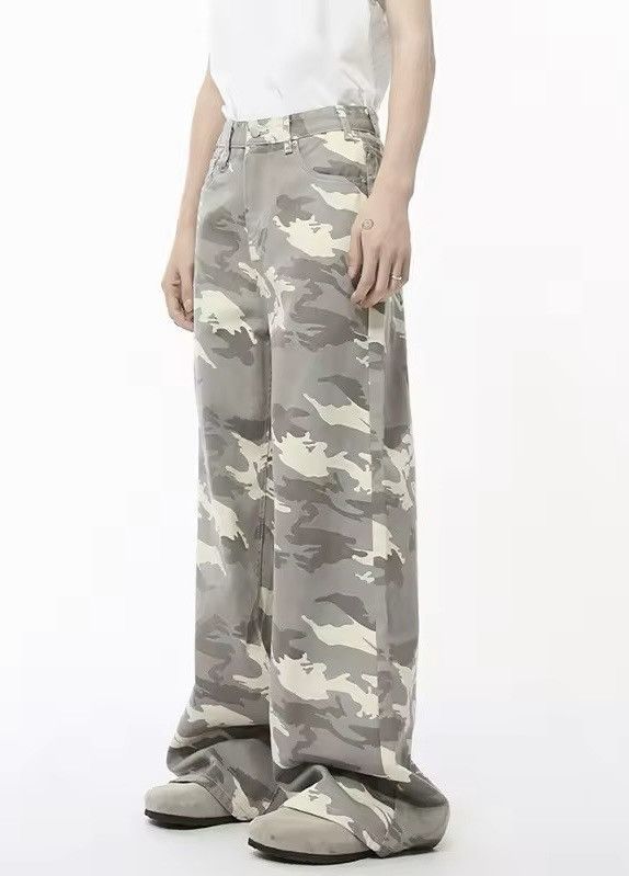 Jean × Vintage Unisex Wide Leg Camouflage Jean Size US 28 / EU 44 - 1 Thumbnail
