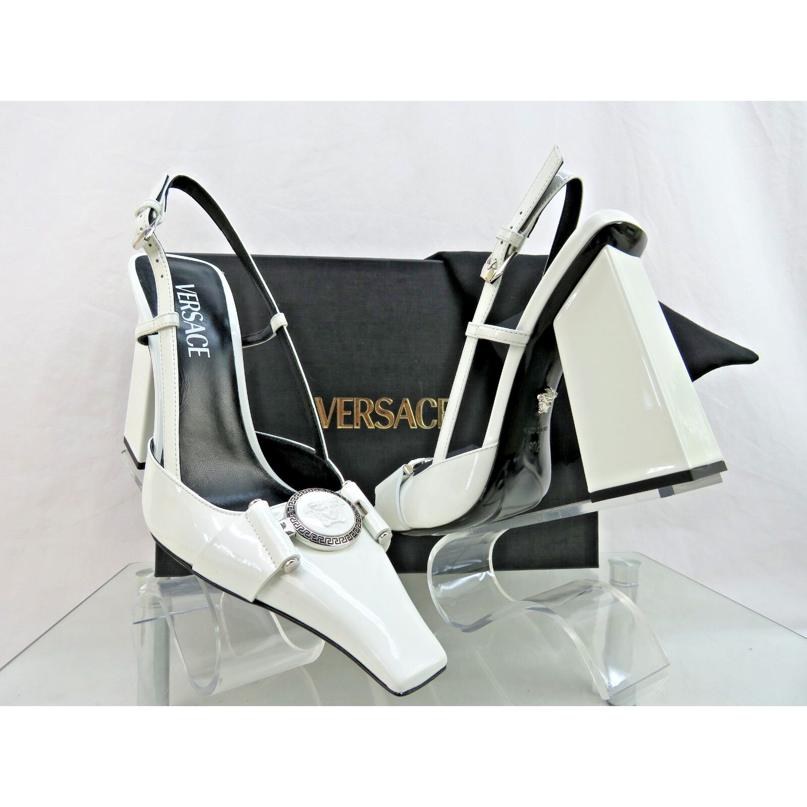 Versace VERSACE WHITE PATENT LEATHER MEDUSA HEAD SANDALS PUMPS 37.5 Size US 7.5 / IT 37.5 - 6 Thumbnail