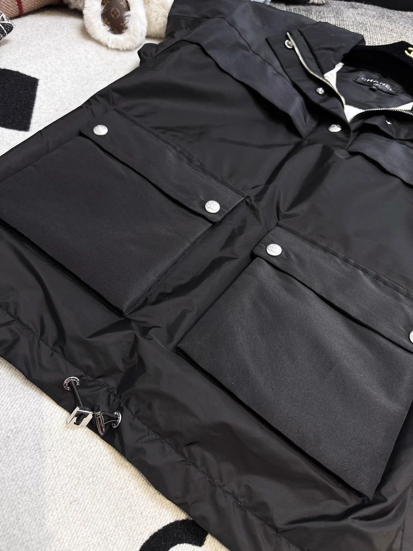 Chanel Chanel 21n Coco neige black workwear vest 34 Size XS / US 0-2 / IT 36-38 - 3 Thumbnail