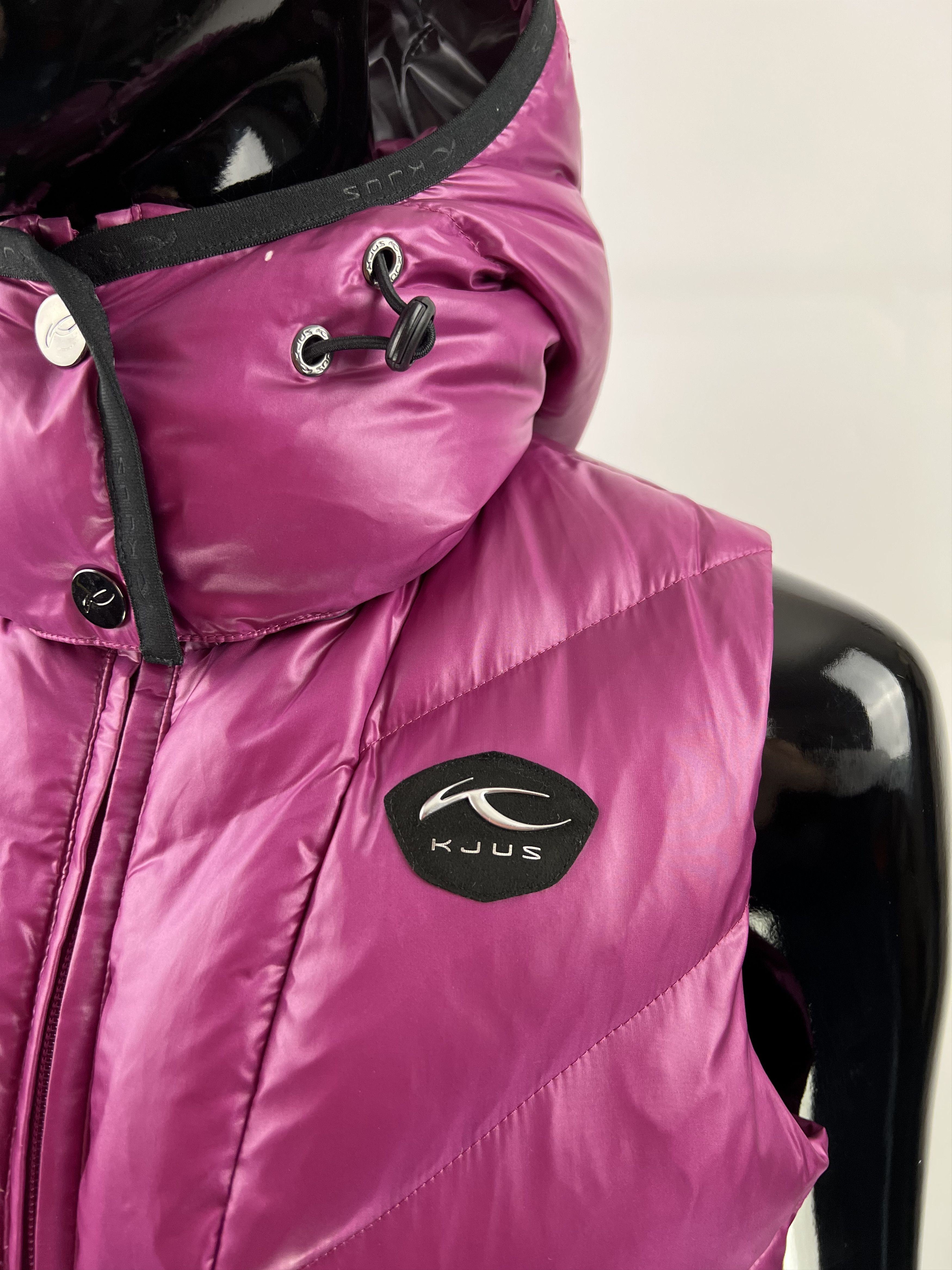 KJUS Kjus Women's Down Hooded Vest Puffer Size 36/S Size S / US 4 / IT 40 - 5 Thumbnail