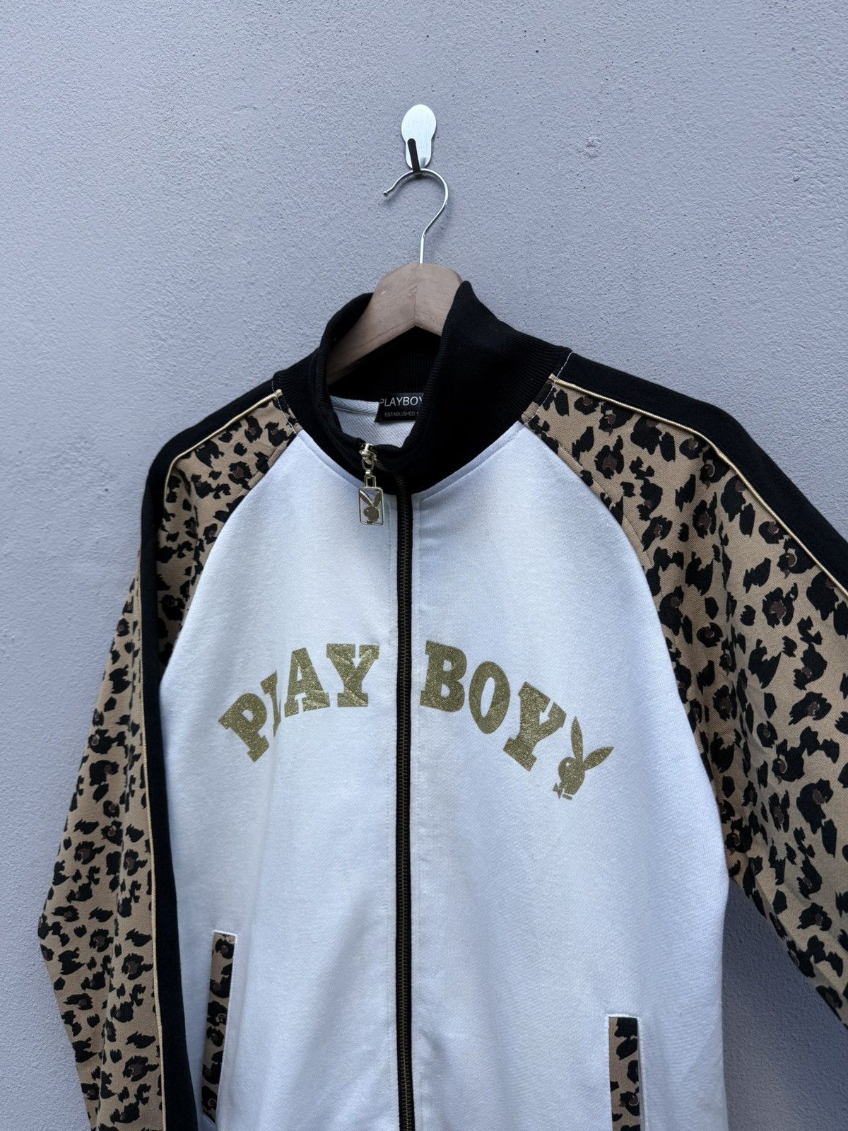 Japanese Brand Vintage PLAYBOY Biglogo Leopard Camo Rare Zipup Jacket Size US M / EU 48-50 / 2 - 5 Thumbnail
