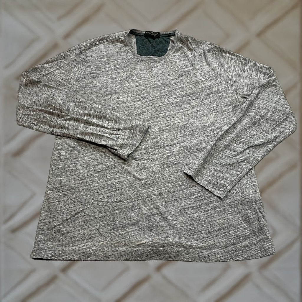 Banana Republic Banana Republic Moisture Wicking Shirt Mens Large Heather Gray Long Sleeve Crew Neck Size US L / EU 52-54 / 3 - 1 Thumbnail