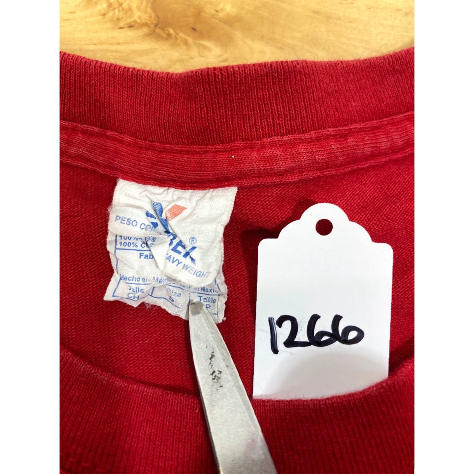 Vintage VINTAGE Yazbek Mexico T-Shirt Red Crew Neck Short Sleeve Logo Mexico 90s Men Small"} Size US S / EU 44-46 / 1 - 3 Thumbnail