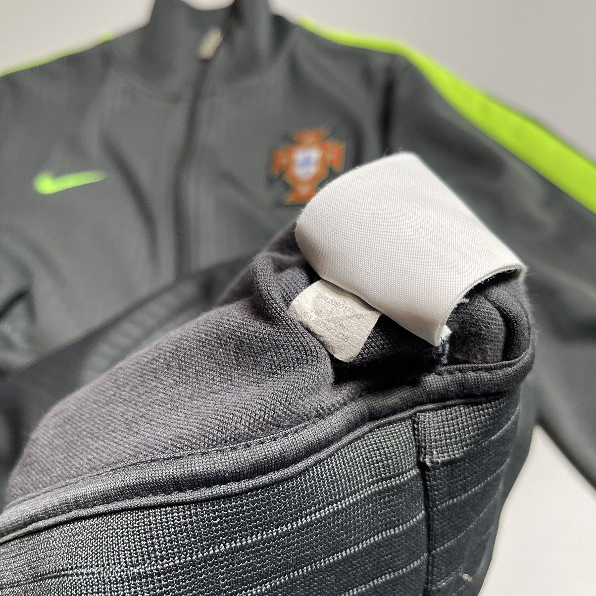 Nike × Vintage PORTUGAL NIKE N98 2012/2013 FOOTBALL ANTHEM TRACK TOP Size US L / EU 52-54 / 3 - 10 Thumbnail