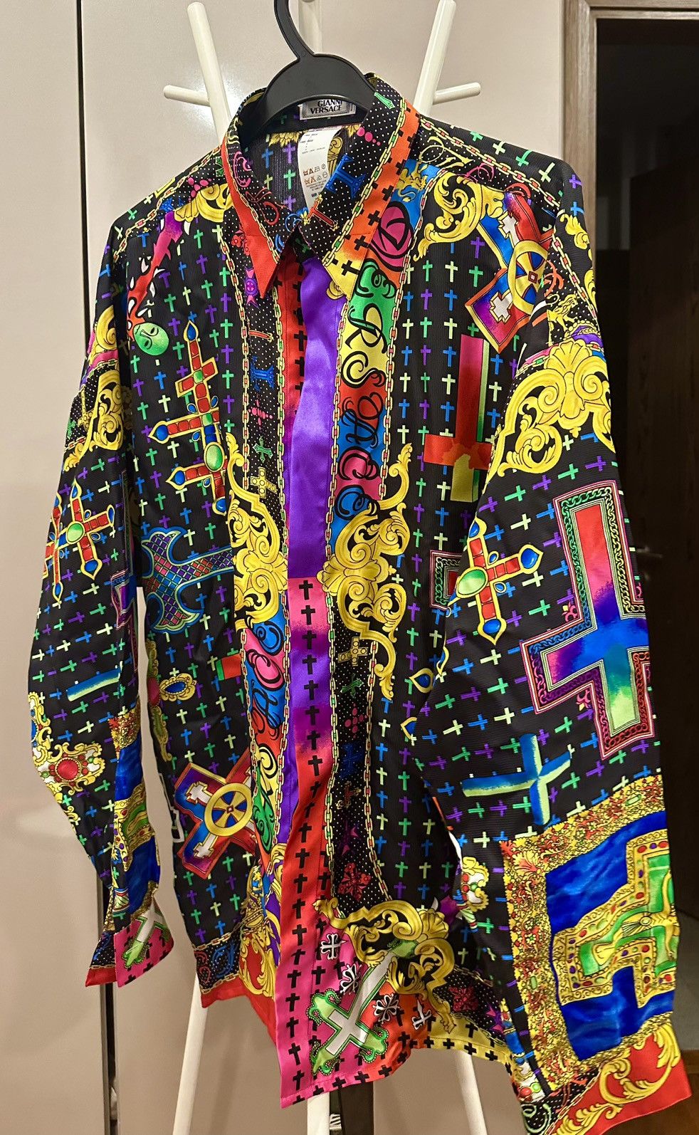 Versace Vintage Gianni Versace 1993 / 1994 crucifix silk shirt Size US M / EU 48-50 / 2 - 1 Thumbnail
