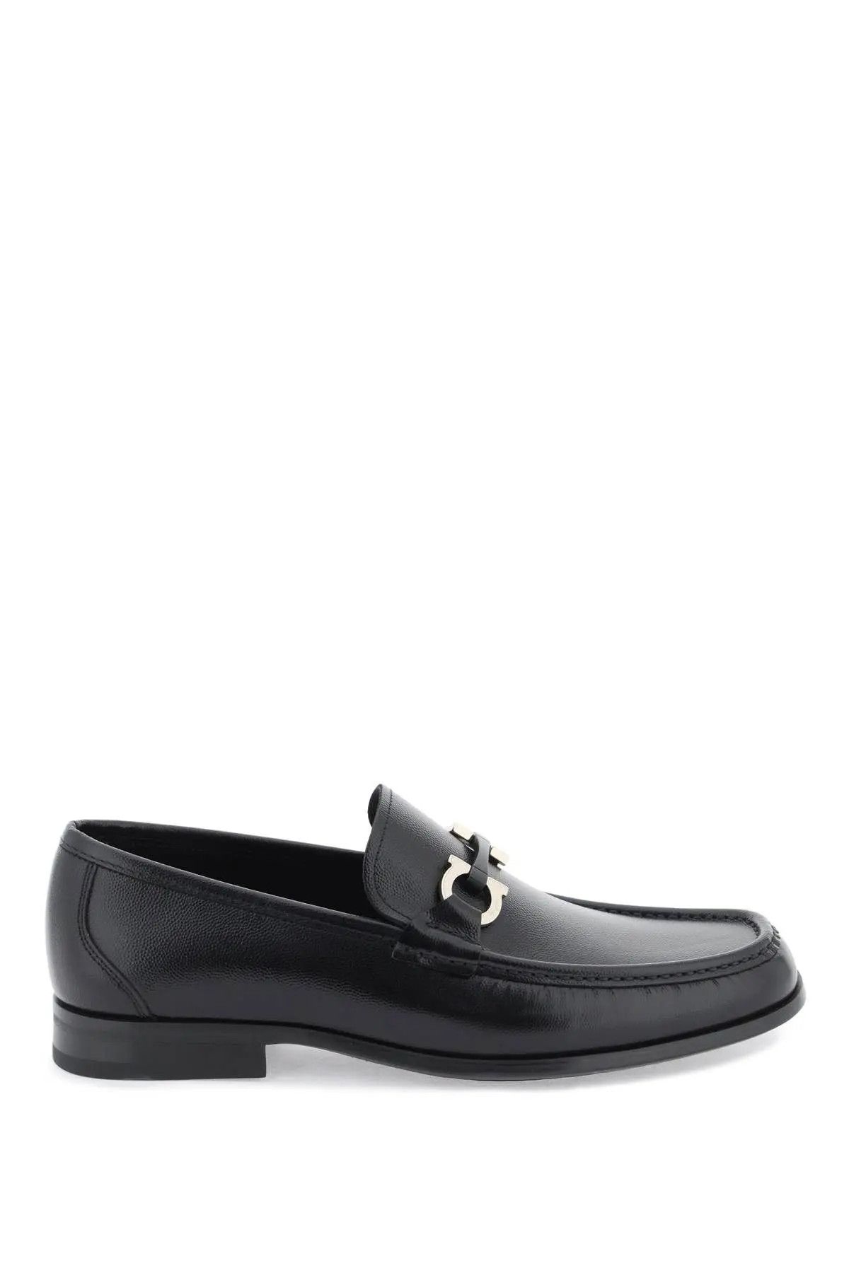 image of Salvatore Ferragamo O1S22I1N0324 Grained Leather Loafers In Black, Men's (Size 7)