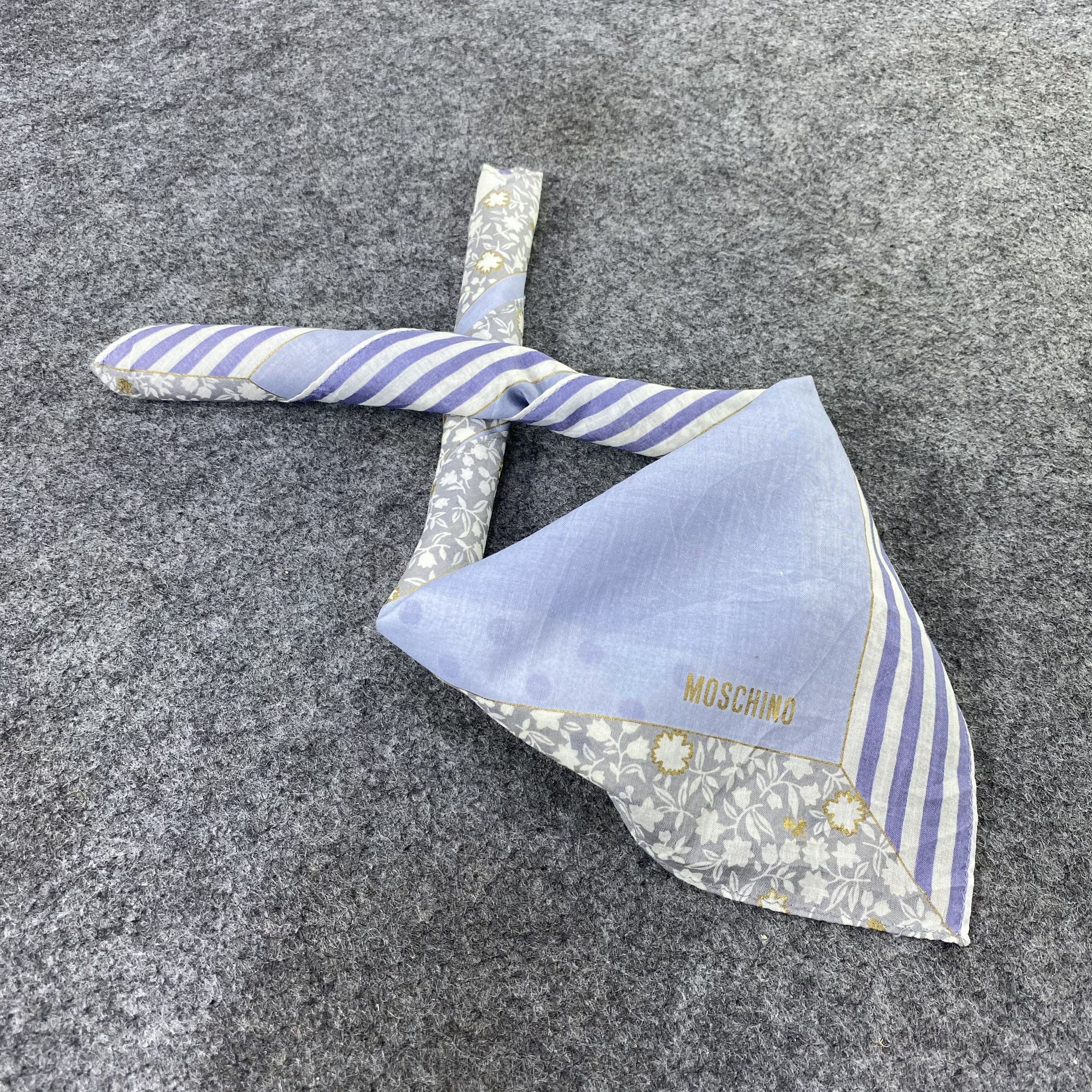 Moschino × Vintage Vintage Moschino Handkerchief / Bandana / Neckerchief-B1150 Size ONE SIZE - 1 Thumbnail