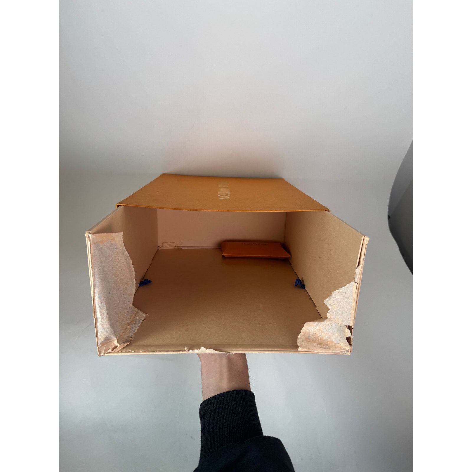 Louis Vuitton Louis Vuitton Blue/Black Trainer Size LV 9.5 Size US 10.5 / EU 43-44 - 10 Thumbnail