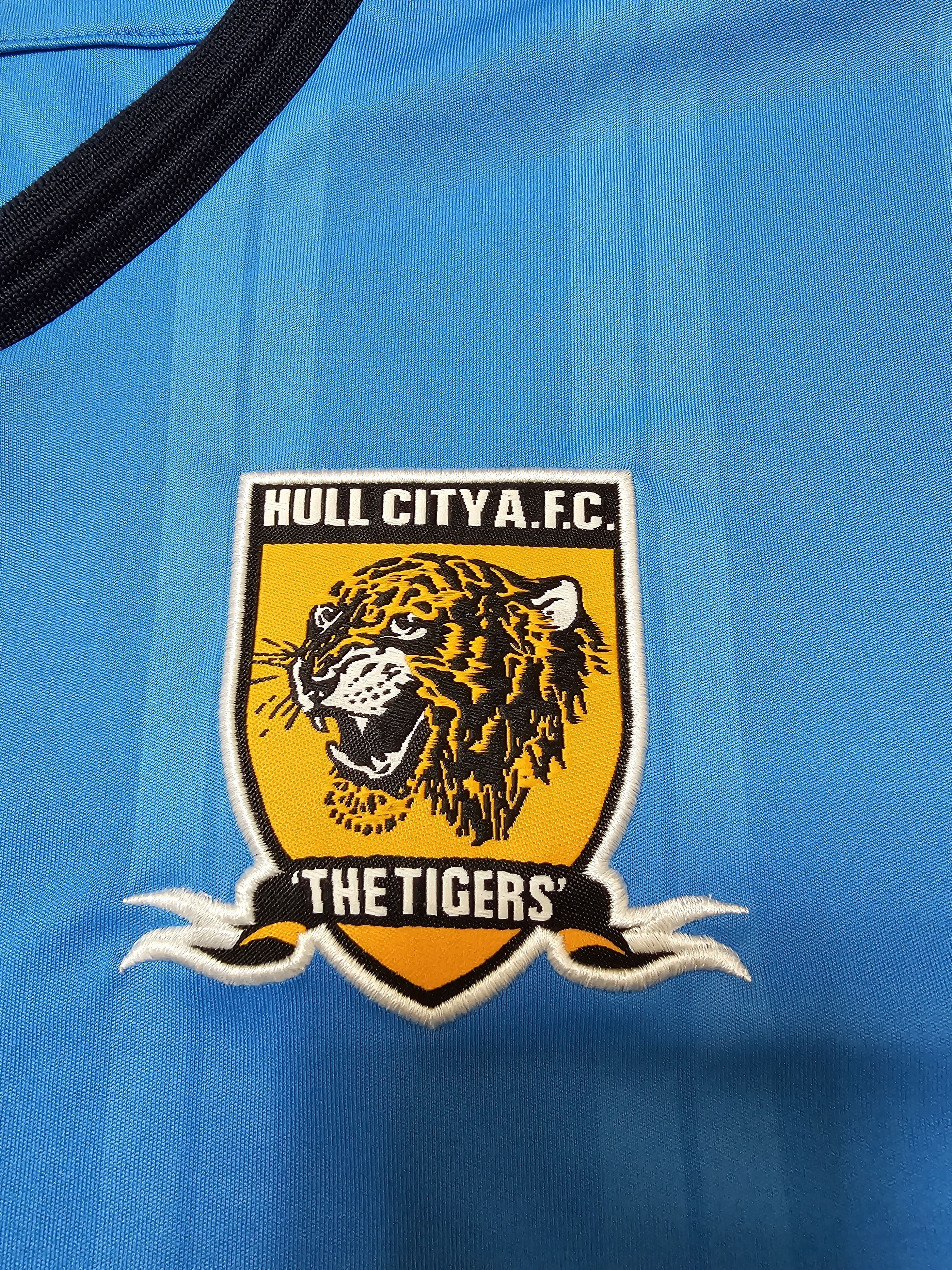 Umbro HULL CITY 2009 2010 AWAY FOOTBALL SHIRT SOCCER JERSEY Size US XL / EU 56 / 4 - 4 Thumbnail