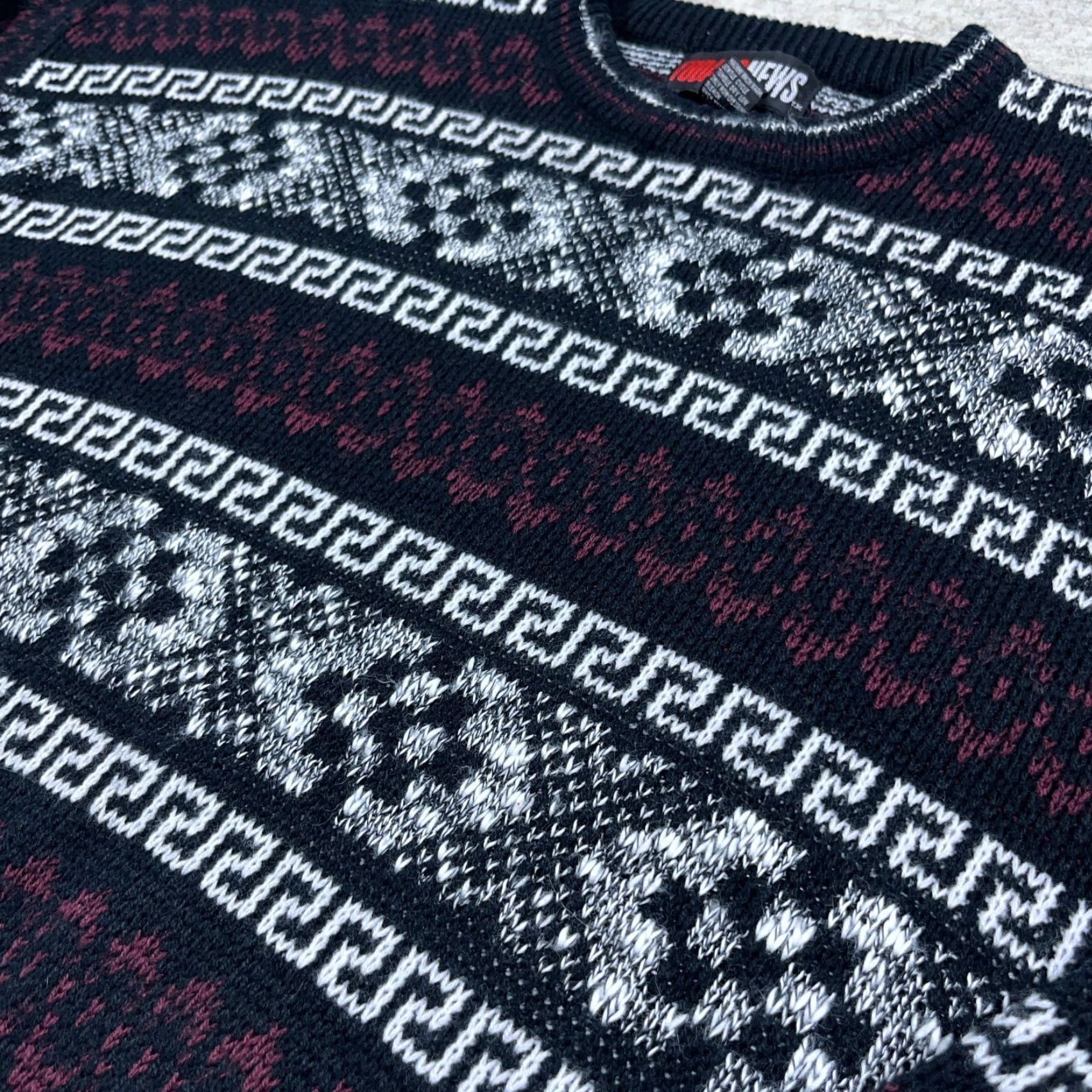 Vintage Vintage Grandpa Sweater Men Medium Black Red Geometric Knit Golf 90s Y2K Cosby Size US M / EU 48-50 / 2 - 6 Thumbnail