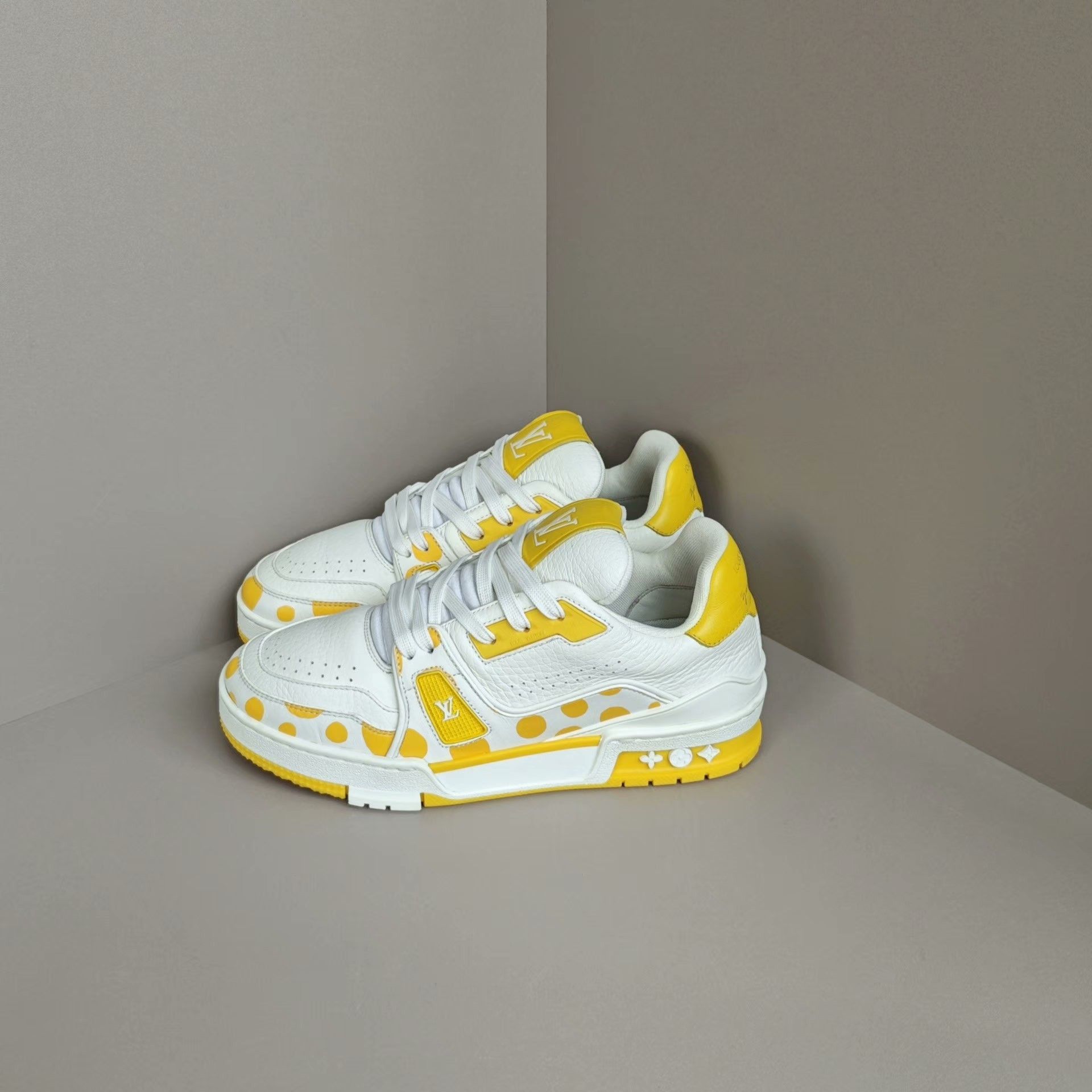 Louis Vuitton Louis Vuitton Training Yellow Lowtop Sneakers us_7 Women Size US 7 / IT 37 - 1 Thumbnail