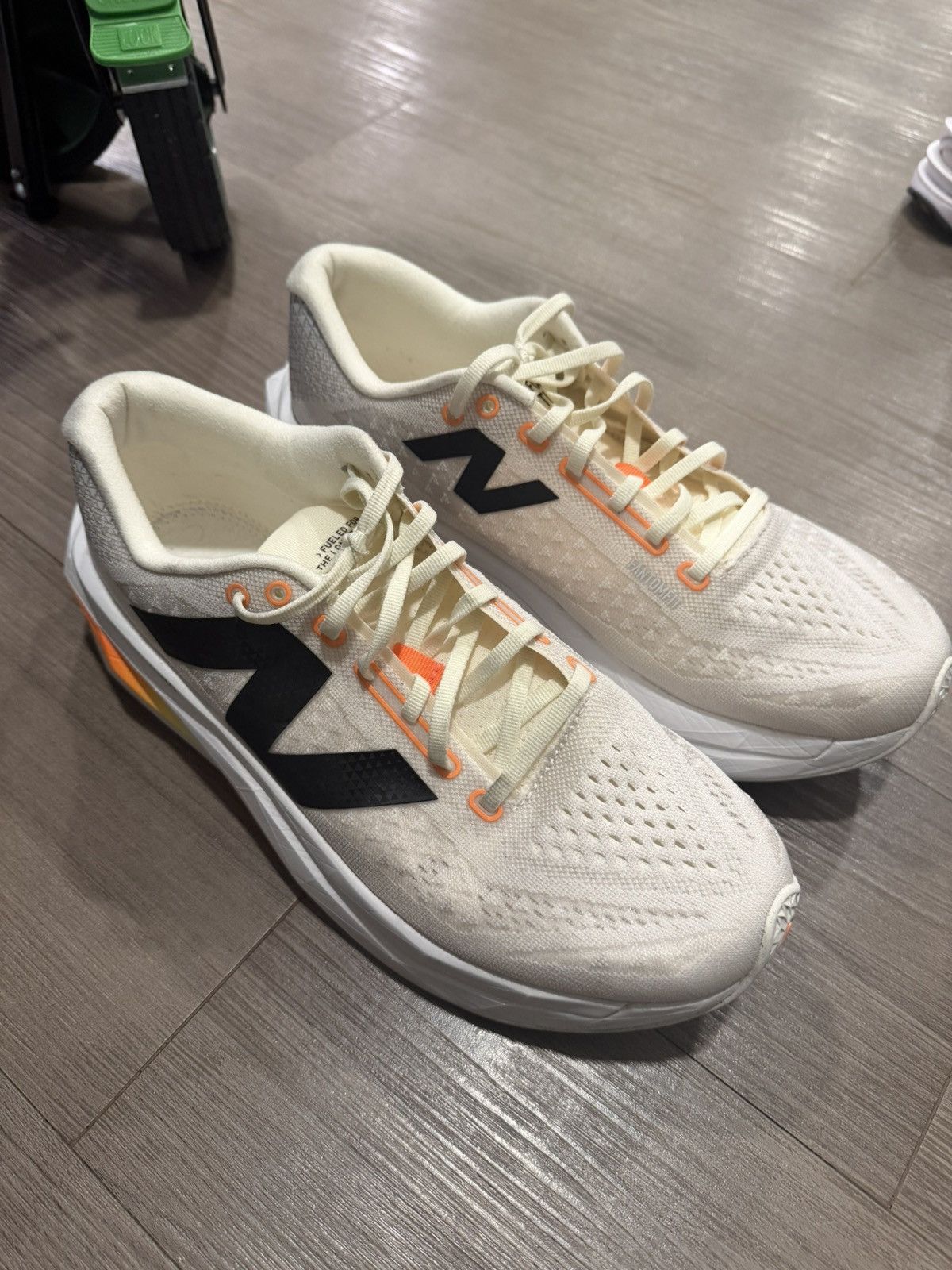 New Balance MEN'S US M12 - NEW BALANCE FUELCELL SUPERCOMP TRAINER V3 Size US 12 / EU 45 - 2 Thumbnail