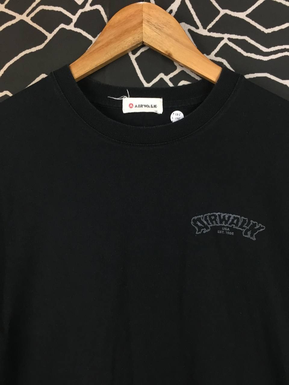 Airwalk Vtg Airwalk Skateboards Running Man Logo Long Sleeve Tee Size US S / EU 44-46 / 1 - 3 Thumbnail