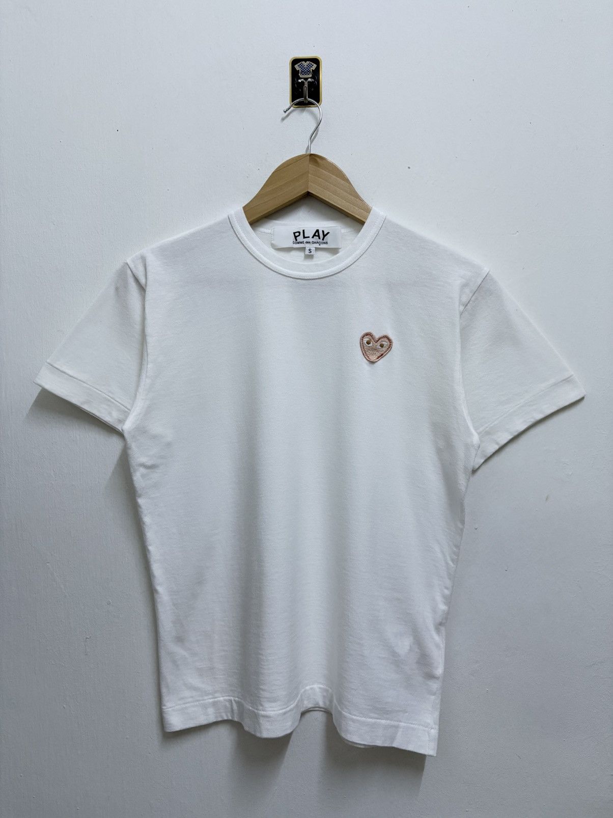 Comme des Garcons PLAY AD2024 Comme des Garcons PLAY Soft Red Heart Logo T-Shirt Size S / US 4 / IT 40 - 1 Thumbnail