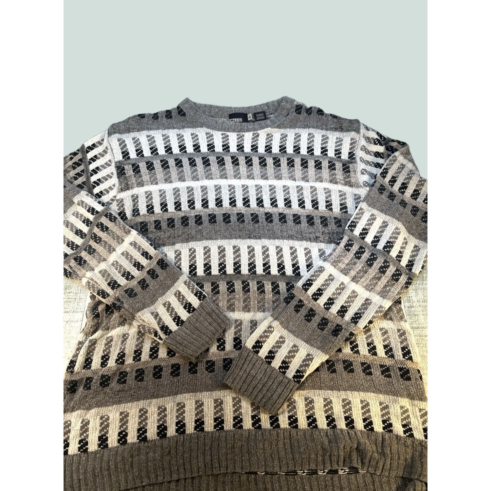 Etro VINTAGE Maxini Sweater XL Brown Gray Geometric Pattern Retro Knit Crewneck Pullover Mens XL Brown Gray Geometric Pattern Retro Knit Crewneck VTG Size US XL / EU 56 / 4 - 1 Thumbnail