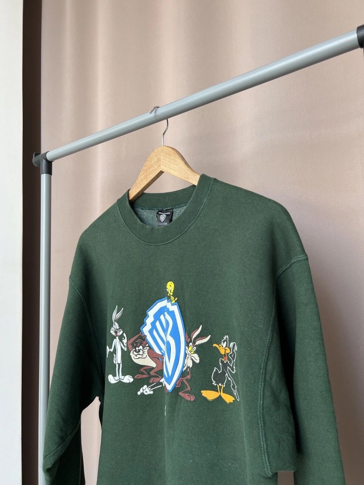 Warner Bros Warner Bros Looney Tunes Sweatshirt Mens Size L Vintage Size US L / EU 52-54 / 3 - 4 Thumbnail
