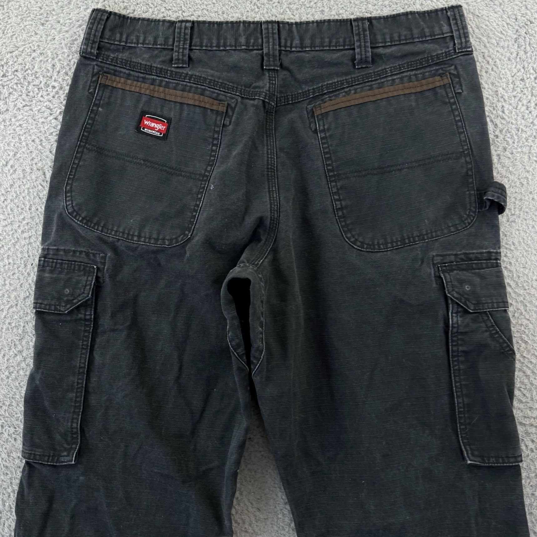 Wrangler VINTAGE Wrangler Pants Men 36 Black Ripstop Canvas Double Knee Cargo Carpenter Pants 36 Black 90s Mens Size US 36 / EU 52 - 6 Thumbnail