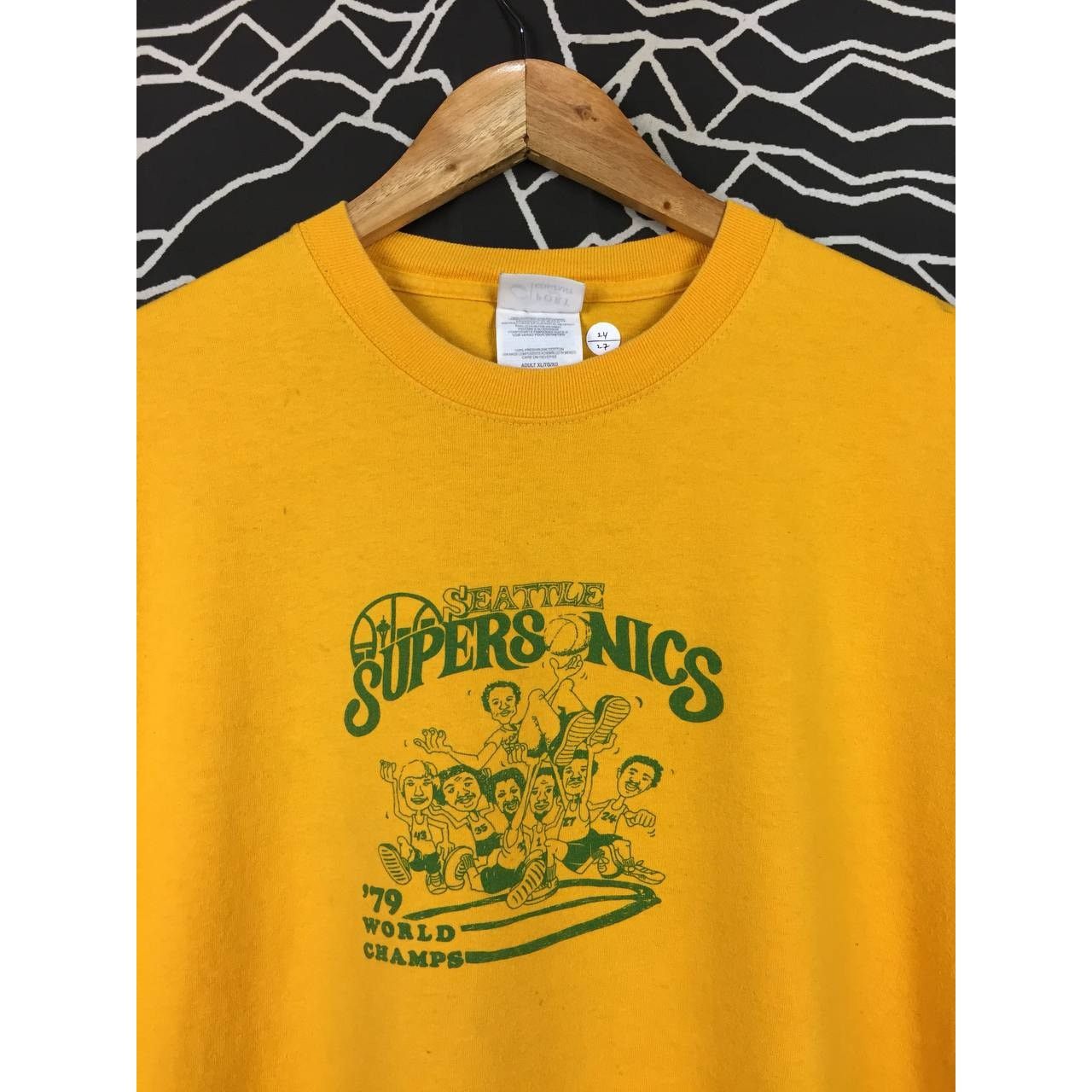 NBA × Vintage Vtg Y2K Seattle Supersonics '79 World Champions NBA Tee Size US XL / EU 56 / 4 - 3 Thumbnail