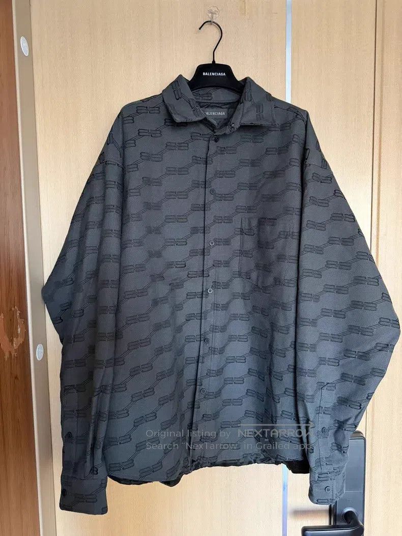 Balenciaga Balenciaga Fully printed black and gray snap button cotton Size US L / EU 52-54 / 3 - 1 Thumbnail