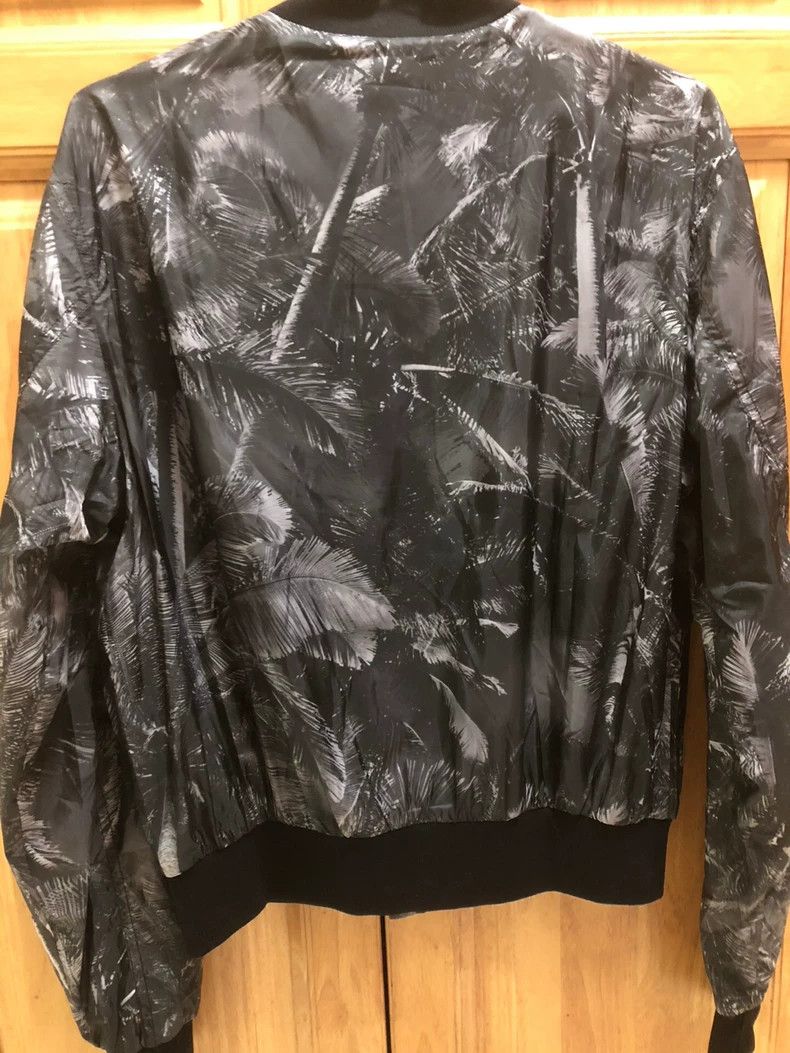 Versace Versace Amazon Rainforest Independent Design Jacket Silk S Size US L / EU 52-54 / 3 - 2 Thumbnail
