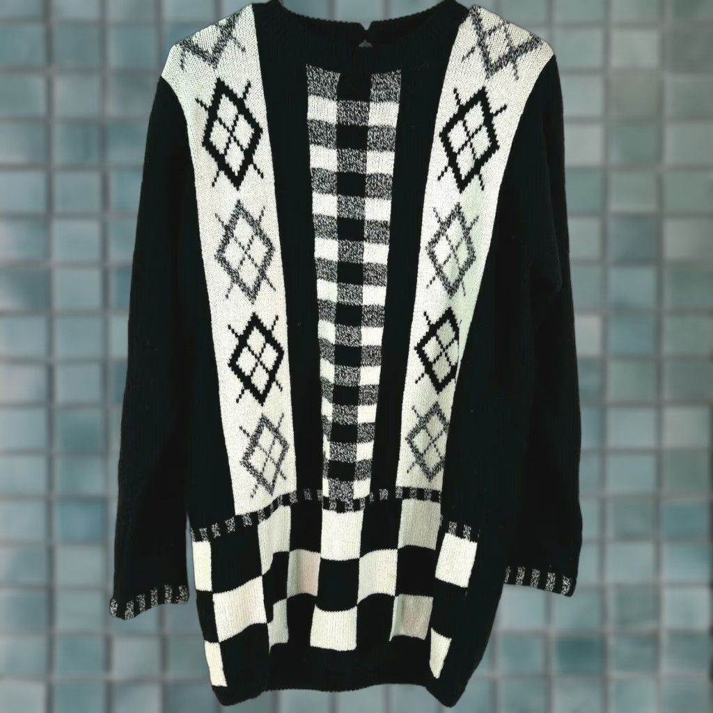 Vintage VINTAGE Anne Crimmins For Umi Collection Women Sweater - Black Geometric Knit Pullover, Crew Neck, Size M Size M / US 6-8 / IT 42-44 - 1 Thumbnail