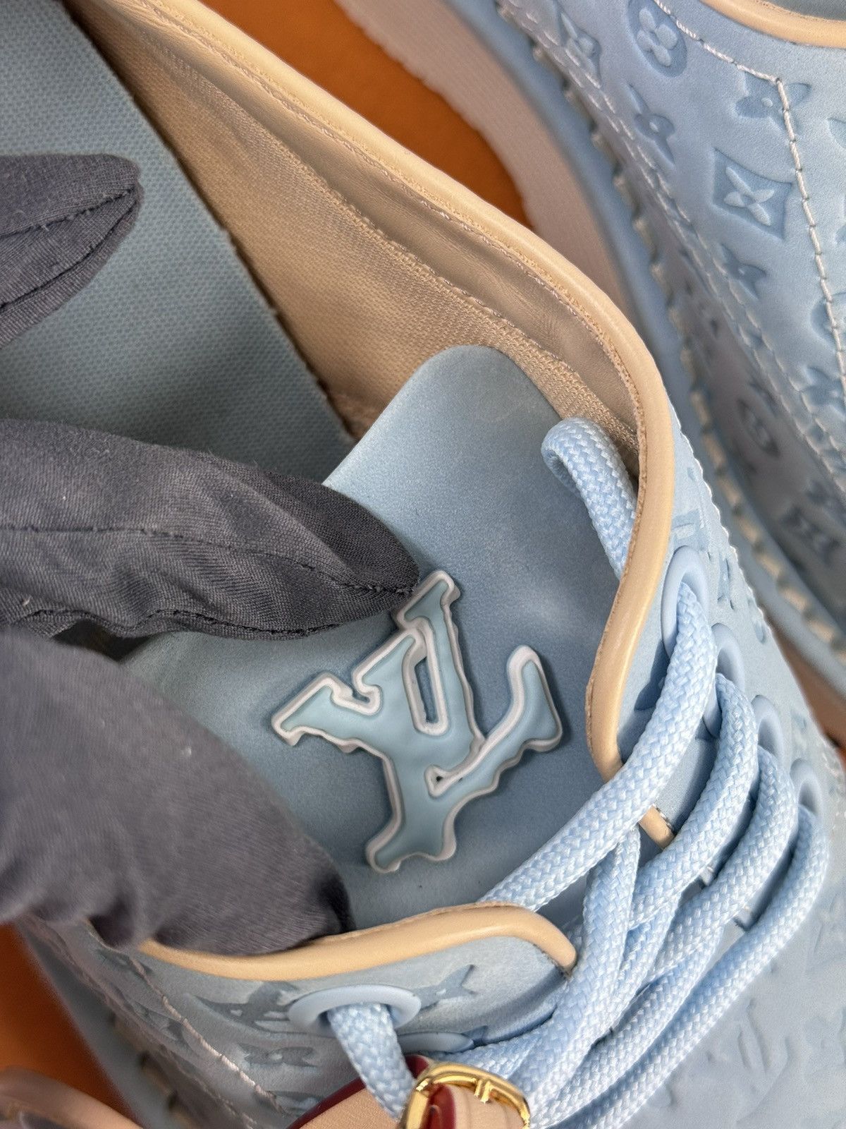 Louis Vuitton LV x TYLER THE CREATOR WAVES DERBIES 1ACWEA RARE Size US 8 / EU 41 - 7 Thumbnail