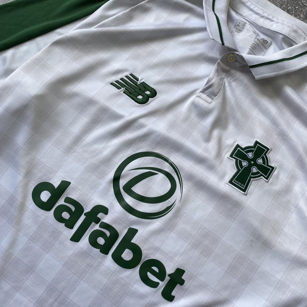 New Balance Vintage New Balance FC Celtic magners rare soccer jersey Size US M / EU 48-50 / 2 - 3 Thumbnail