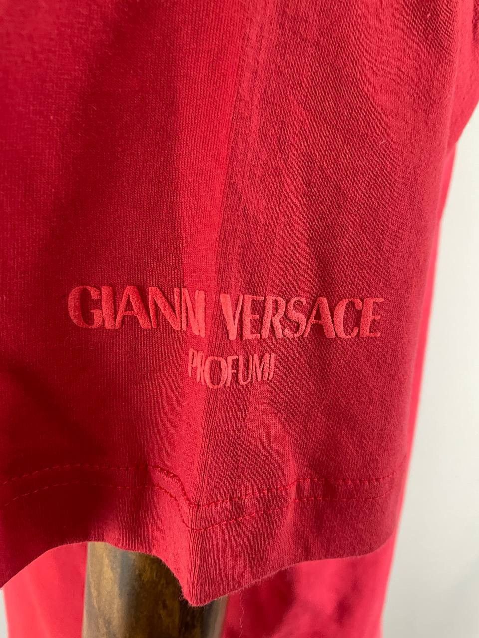 Versace Gianni Versace Profumi Tee T Shirt Big Logo Red Size US XL / EU 56 / 4 - 8 Thumbnail