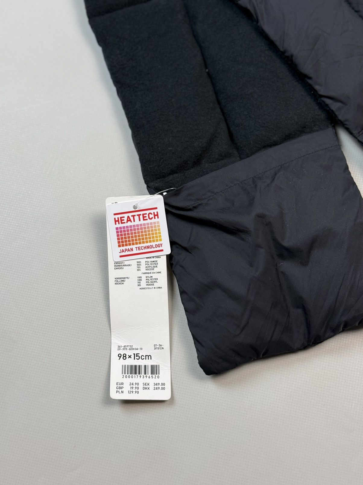 Uniqlo BNWT! Uniqlo Heattech Lined Padded Scarf Size 98X15 Cm Black Size ONE SIZE - 3 Thumbnail