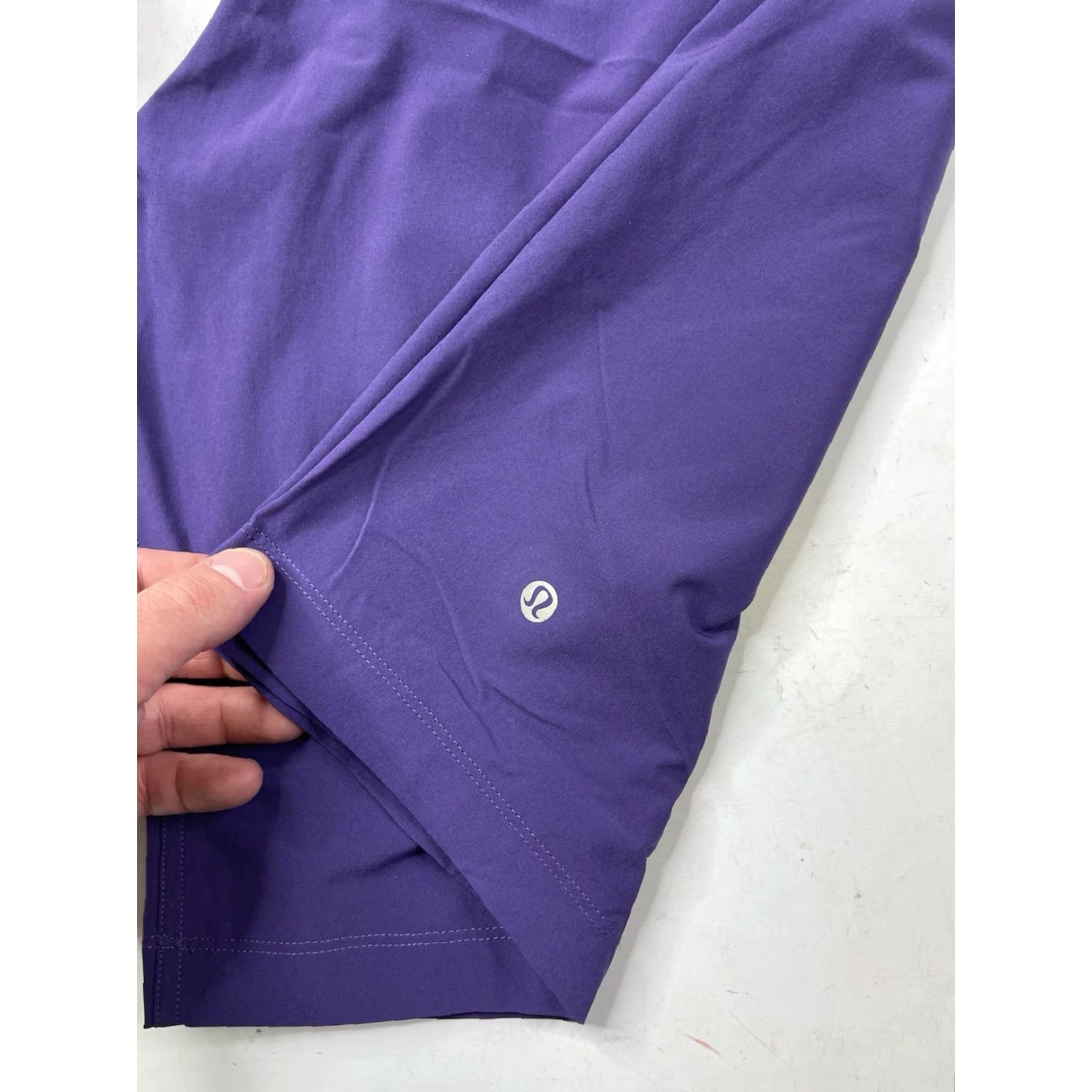 Lululemon Lululemon T.H.E. Shorts Mens Large Purple Drawstring Athletic Gym Athleisure Linerless Multicolor Pockets 10.5” Inseam Size US 33 - 5 Thumbnail