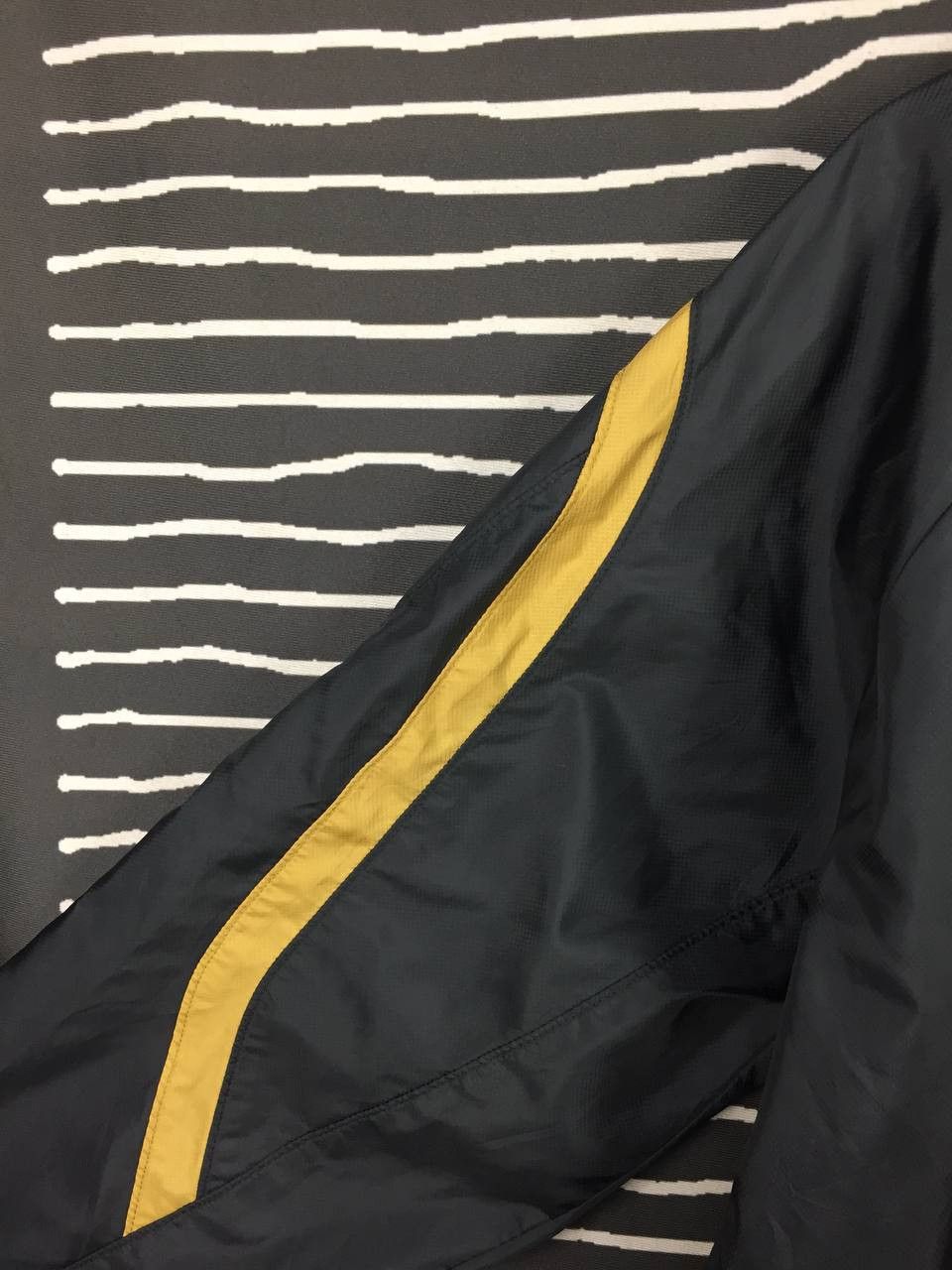 Mizuno Vtg Mizuno Ignitus Pullover Windbreaker Training Jersey Size US L / EU 52-54 / 3 - 10 Thumbnail