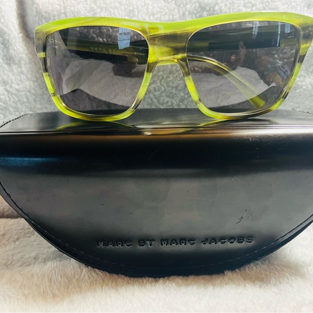 Marc by Marc Jacobs Marc by Marc Jacob’s Sunglasses Size ONE SIZE - 3 Thumbnail