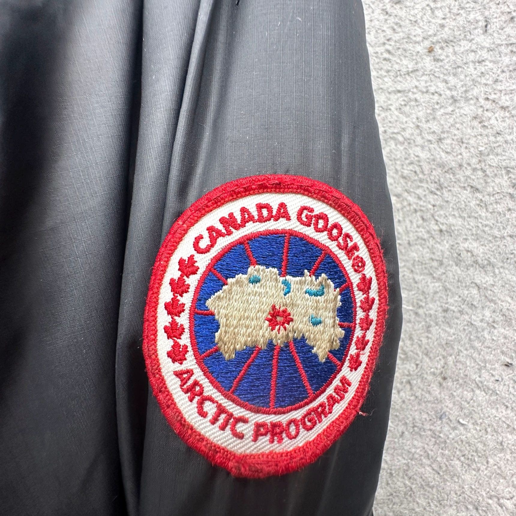 Canada Goose Canada Goose Lodge Jacket 5056M Black Mens Small TEAR PATCHED Puffer Full Zip Size US S / EU 44-46 / 1 - 5 Thumbnail