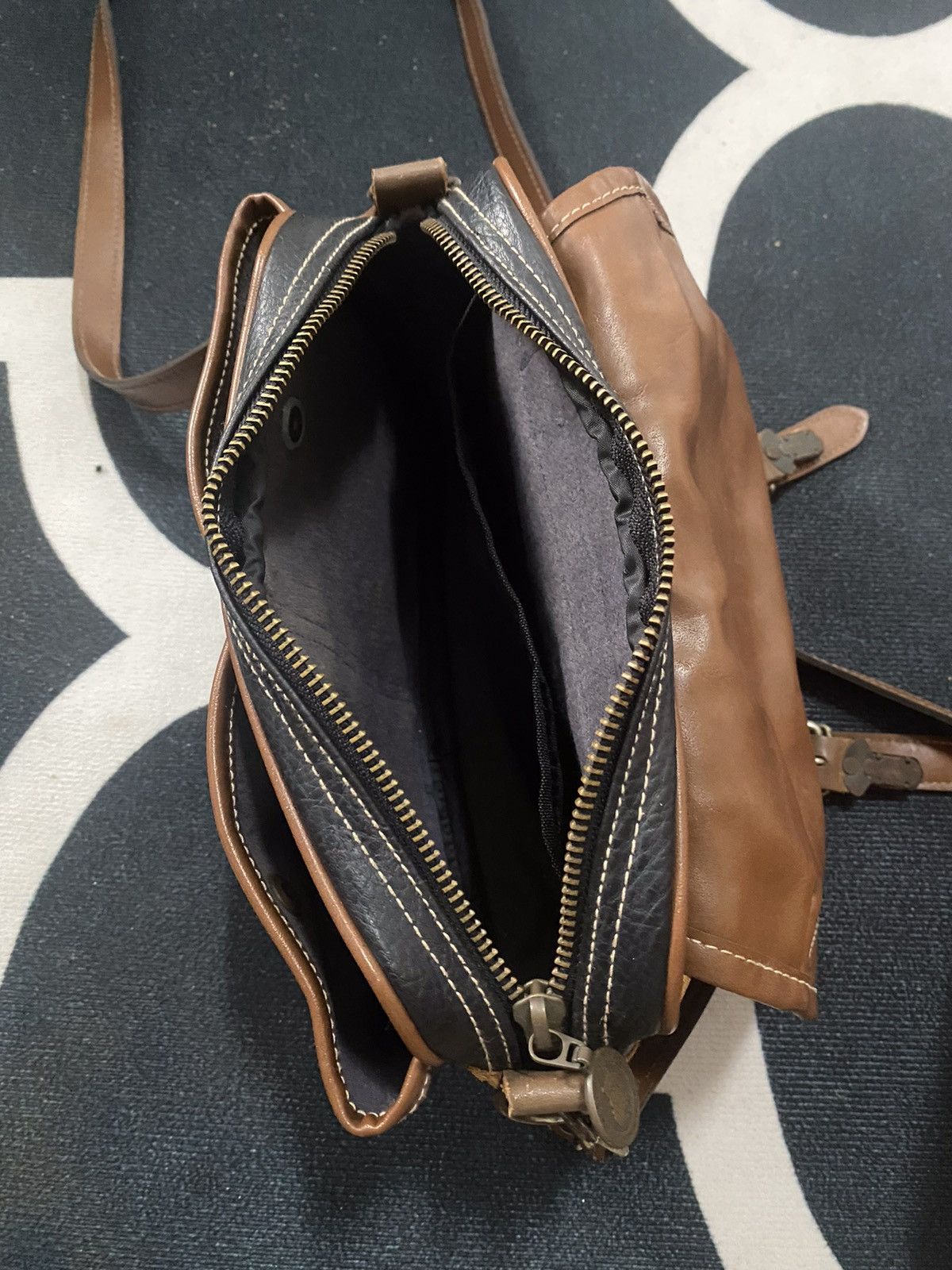 Issey Miyake × Japanese Brand NAF-NAF SLING BAGS LEATHER Size ONE SIZE - 12 Thumbnail