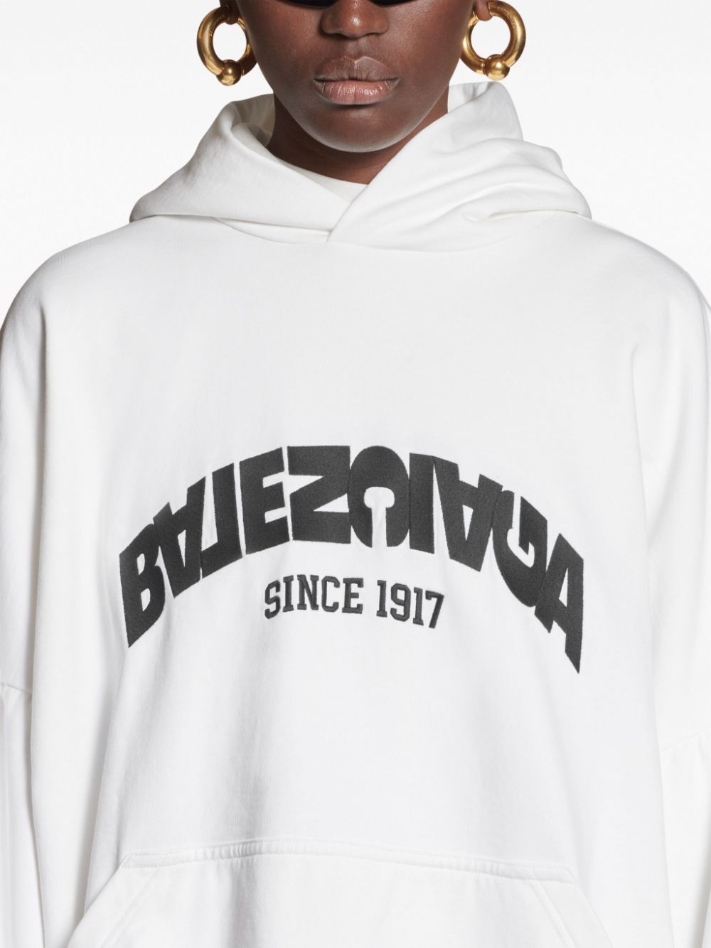 Balenciaga o1bcso1str0125 Back Flip Round Hoodie Oversized in White Size XS / US 0-2 / IT 36-38 - 6 Thumbnail