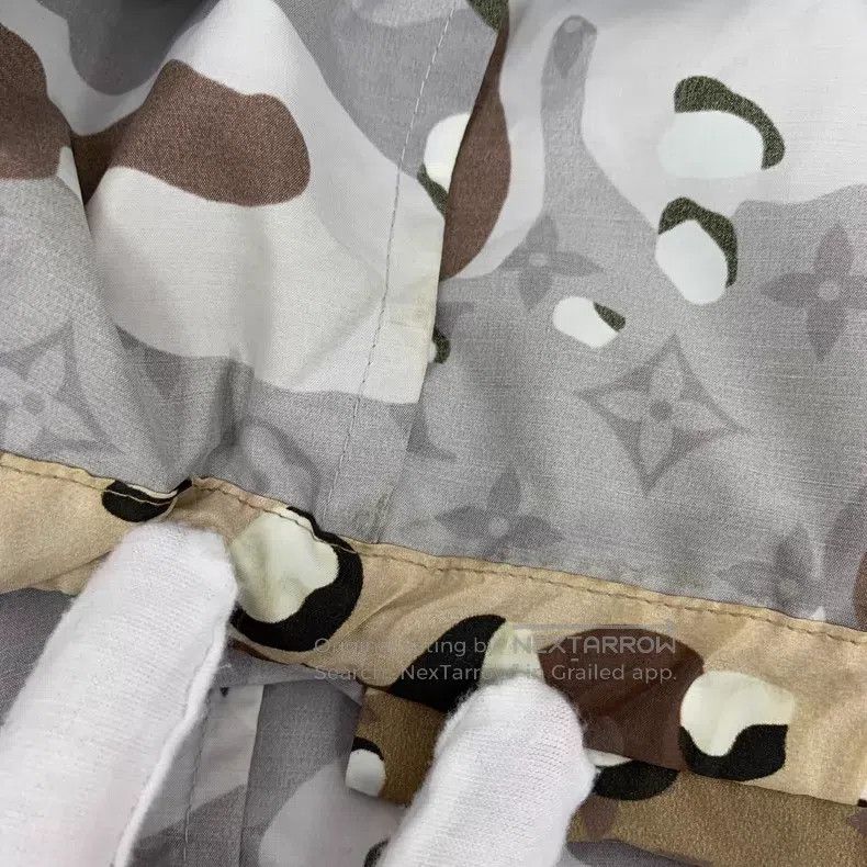 Louis Vuitton Louis Vuitton Dark brown camo logo full print hooded long Size US S / EU 44-46 / 1 - 9 Thumbnail