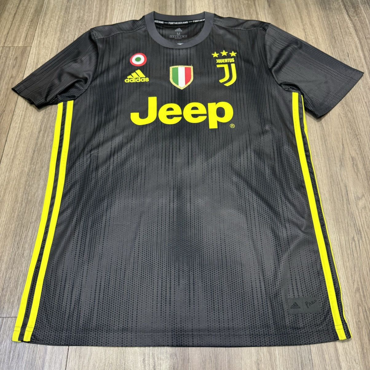 Adidas Juventus 18/19 away shirt #8 Marschisio Size US M / EU 48-50 / 2 - 1 Thumbnail