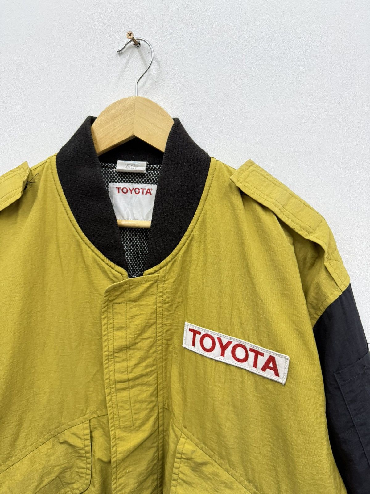 Vintage Vintage Toyota Racing Bomber Jacket Size US L / EU 52-54 / 3 - 3 Thumbnail