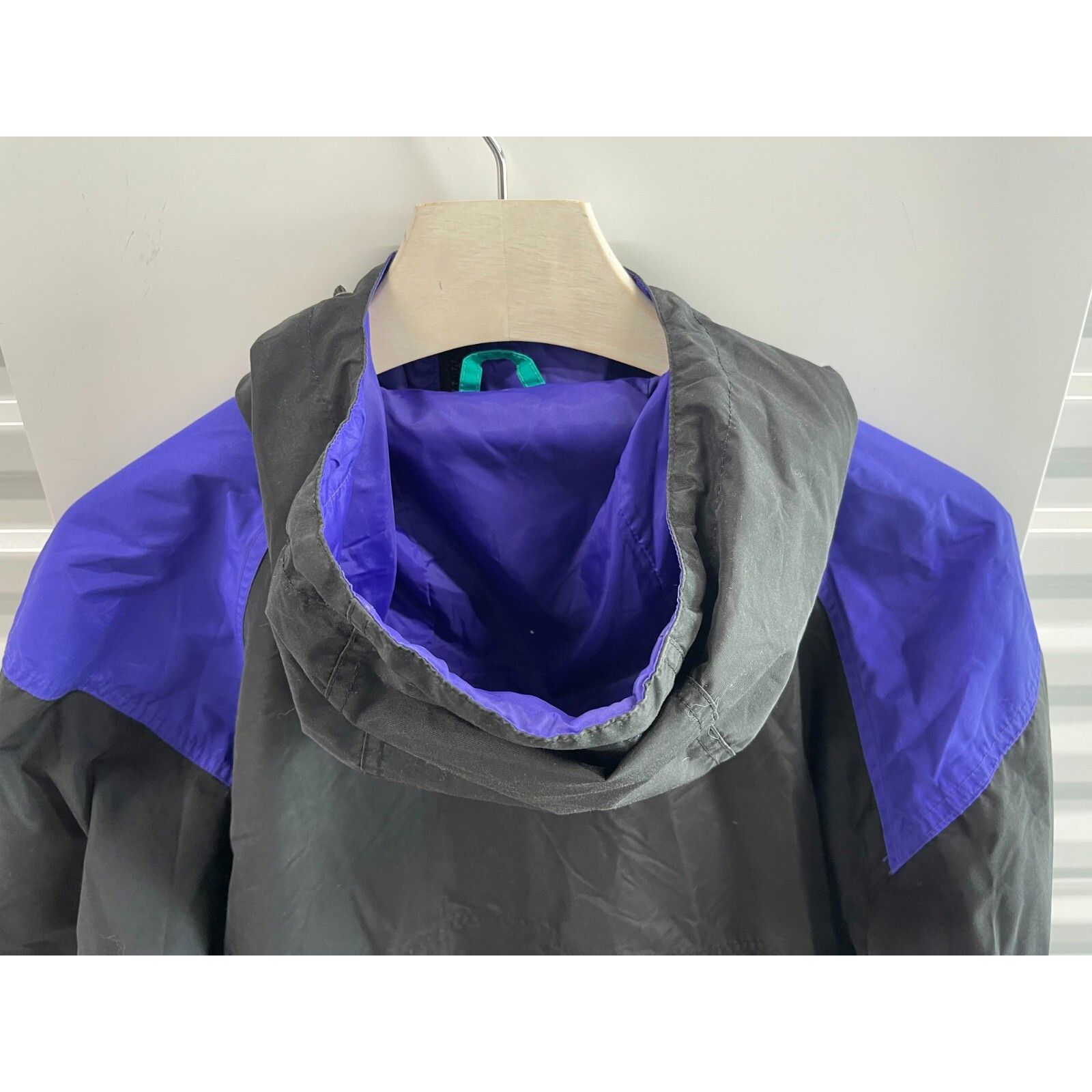 Columbia VTG 90S COLUMBIA SPORTSWEAR BLACK PURPLE BLUE LONG JACKET SZ Size US L / EU 52-54 / 3 - 4 Thumbnail