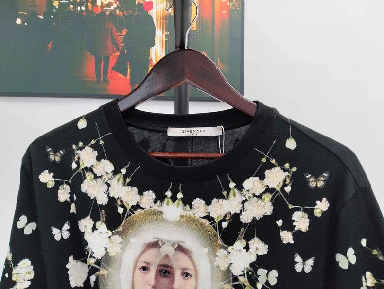 Givenchy Givenchy T-shirt, size S (150), retail price 3800 Size US S / EU 44-46 / 1 - 3 Thumbnail