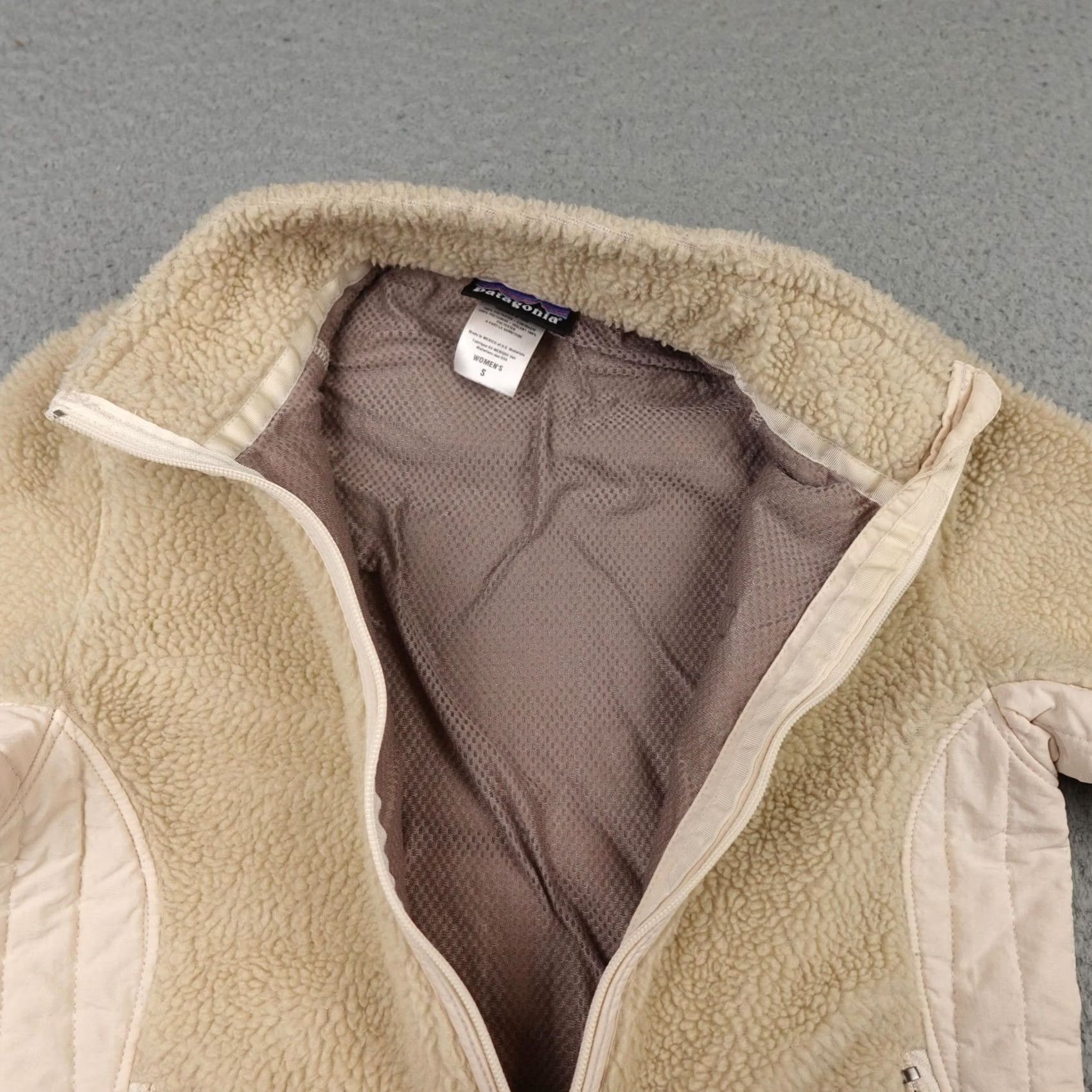 Patagonia Patagonia Jacket Womens S Beige Full Zip Fleece Outdoor retro Pile Sherpa Size S / US 4 / IT 40 - 3 Thumbnail
