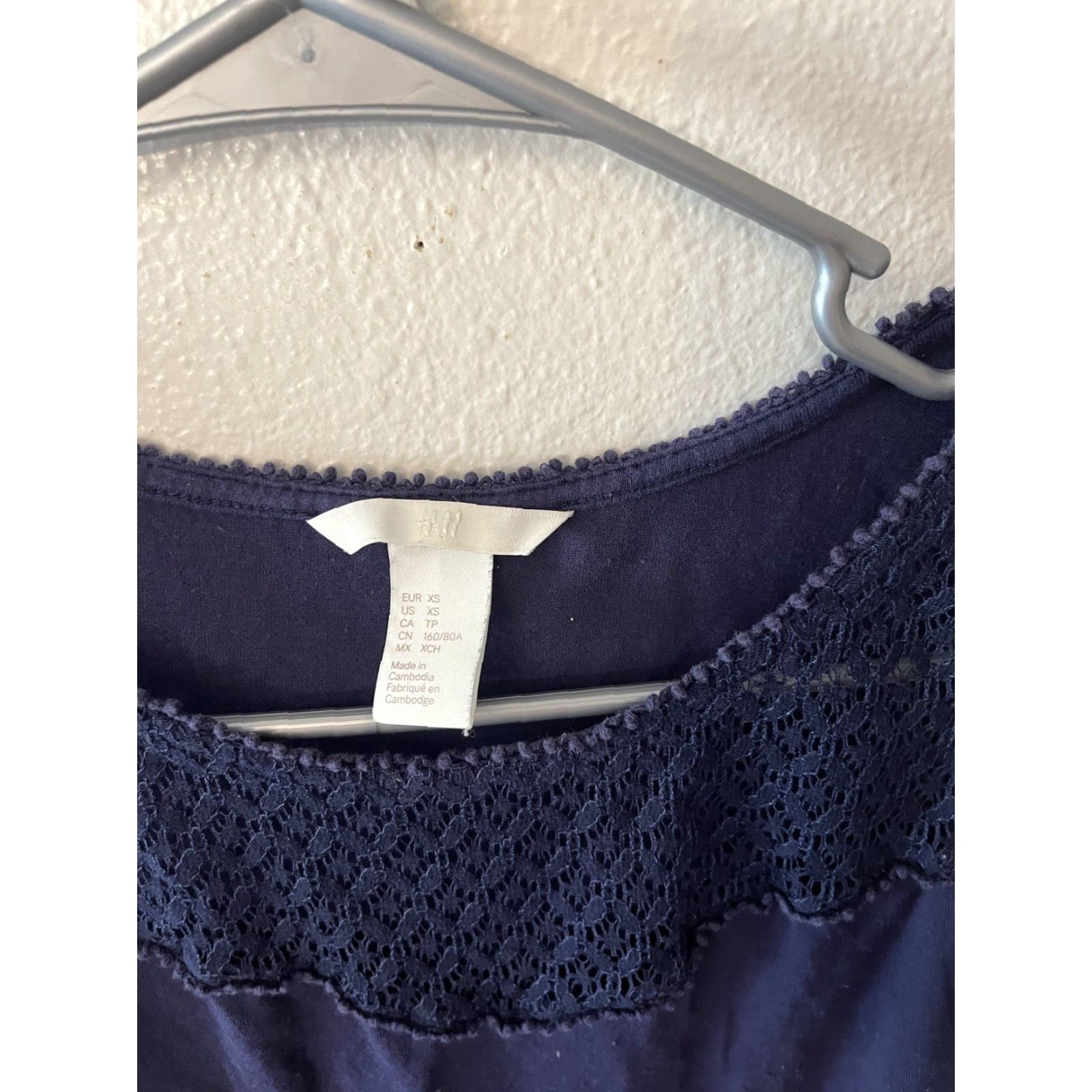 H&M H&M Women's Blue Solid Tank Top XS Sleeveless Tunic Size XS / US 0-2 / IT 36-38 - 2 Thumbnail