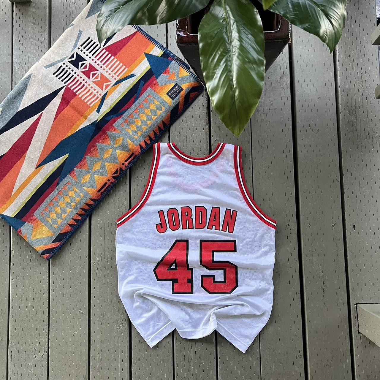 Champion Vintage Michael Jordan Champion Jersey NBA Chicago Bulls Size US M / EU 48-50 / 2 - 3 Thumbnail