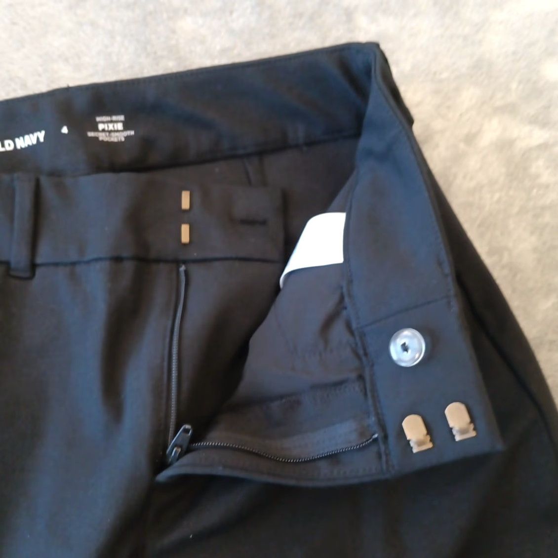 Old Navy Old Navy Pixie Ankle Pants Womens Size 4 Black Stretch Cotton Blend Pockets Modern Straight Leg Cap Stretchy Pockets Womens 4 Black Pixie Ankle Pants Size 27" / US 4 / IT 40 - 5 Thumbnail