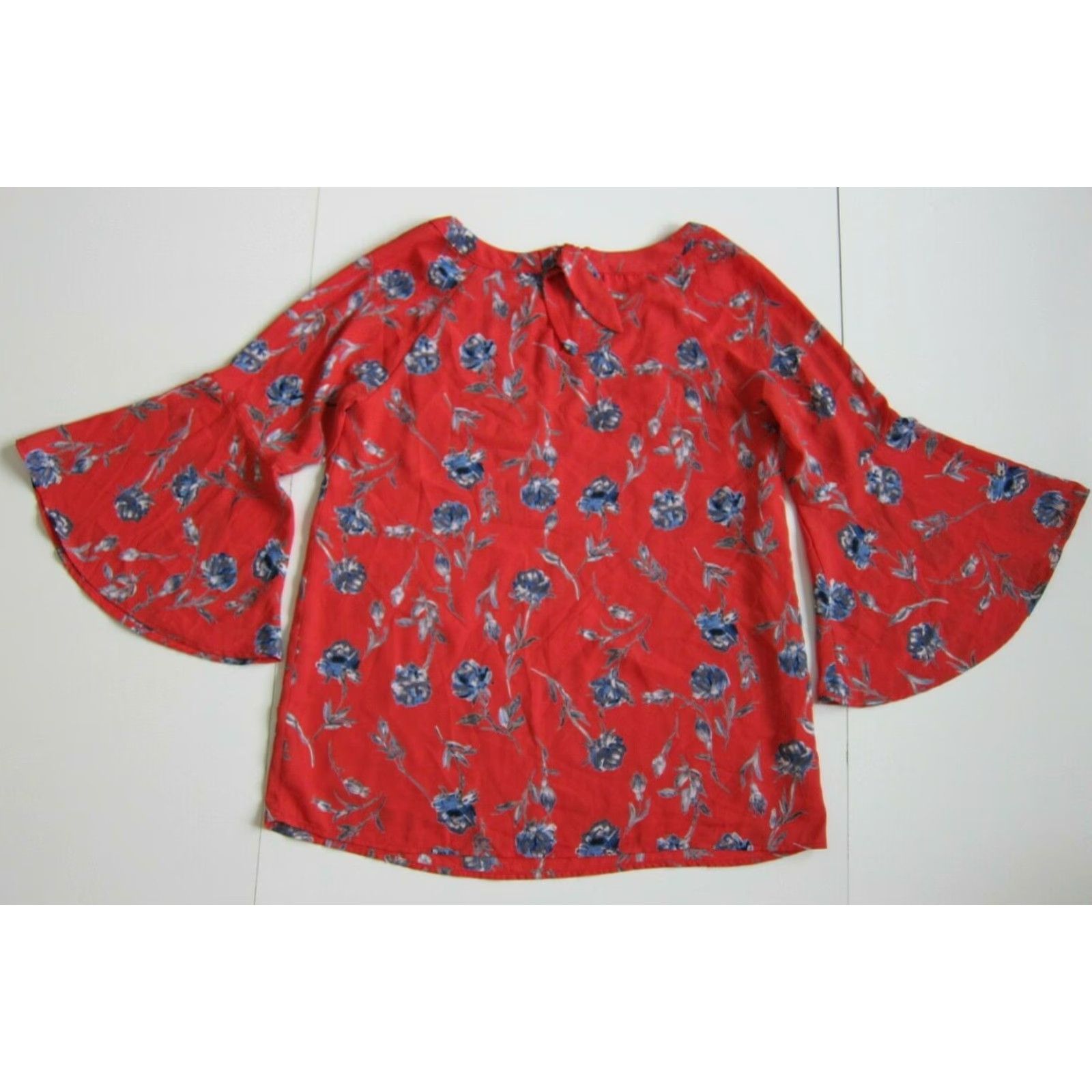 Vintage Halogen Floral Red Grey Blue Scoop Neck Long Sleeve Blouse Small Women Shirt Dressy Casual Tunic Blouse 3/4 Sleeve Size S / US 4 / IT 40 - 2 Thumbnail