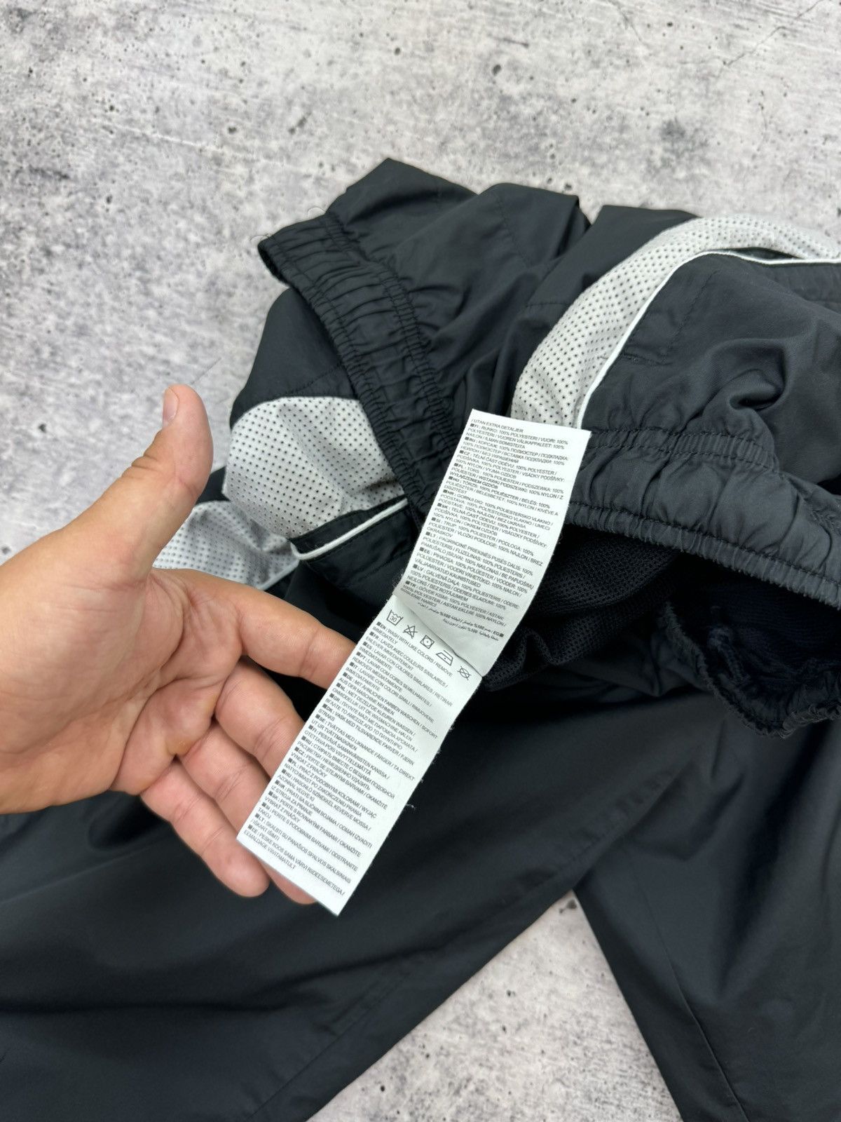 Nike Vintage Nike Swoosh Logo Nylon Drill Track Pants Joggers S Size US 30 / EU 46 - 17 Thumbnail