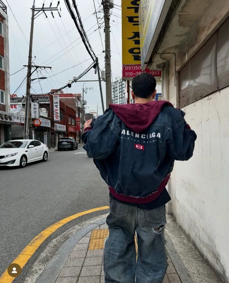 Balenciaga Balenciaga Fake two-piece hooded denim jacket Size US M / EU 48-50 / 2 - 8 Thumbnail