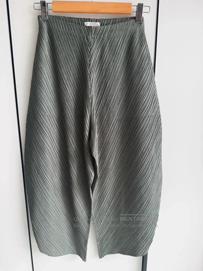 Issey Miyake Issey Miyake size:3 Pleated Viral Statement Pants Size 22" - 2 Thumbnail
