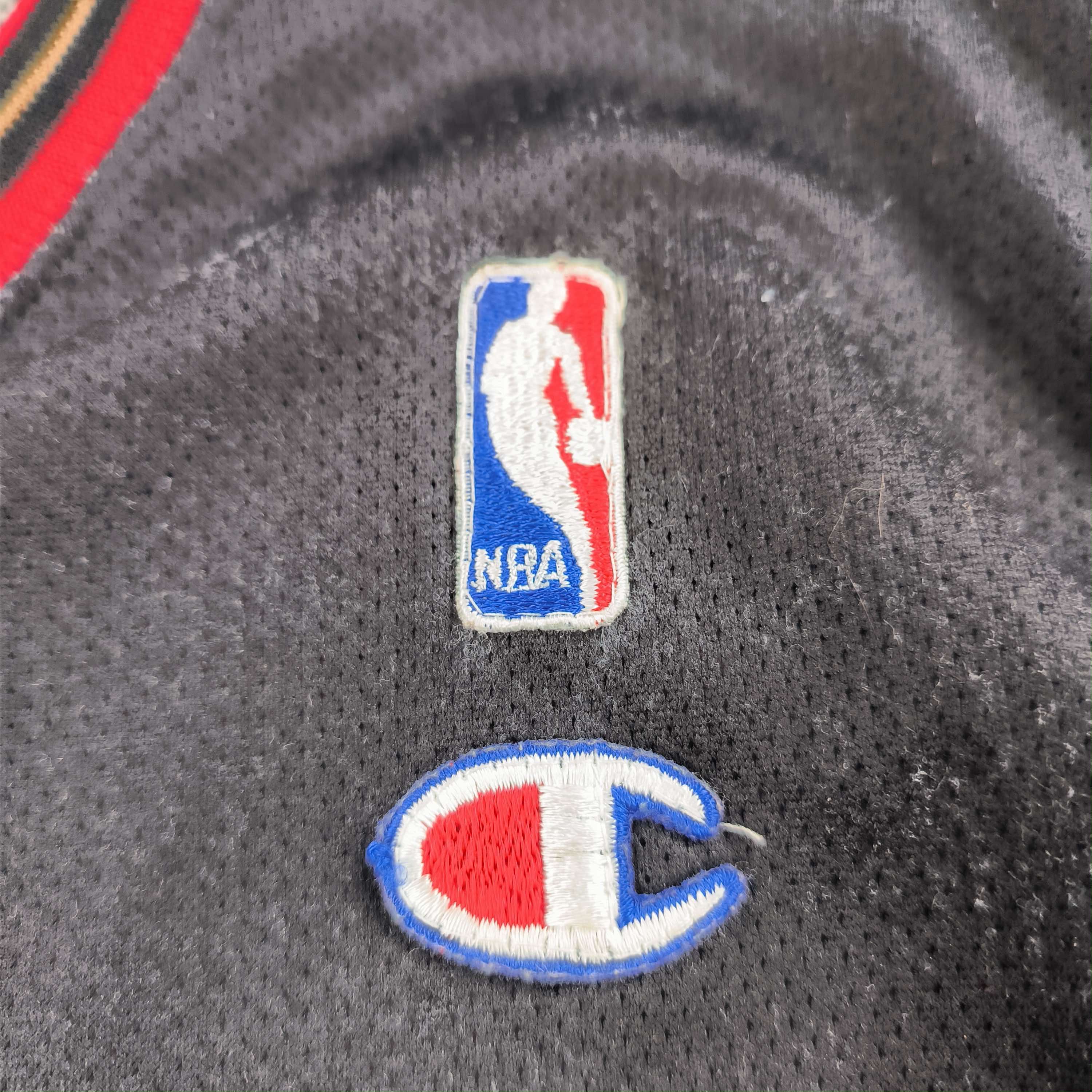 Champion Philadelphia 76ers Iverson Champion EU NBA jersey size L Size US L / EU 52-54 / 3 - 4 Thumbnail